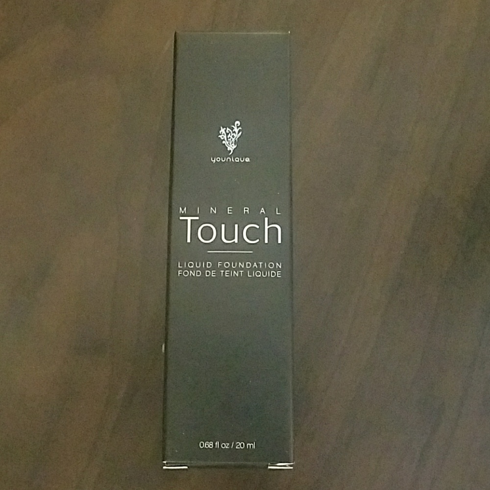 NIB! Mineral Touch Liquid Foundation!